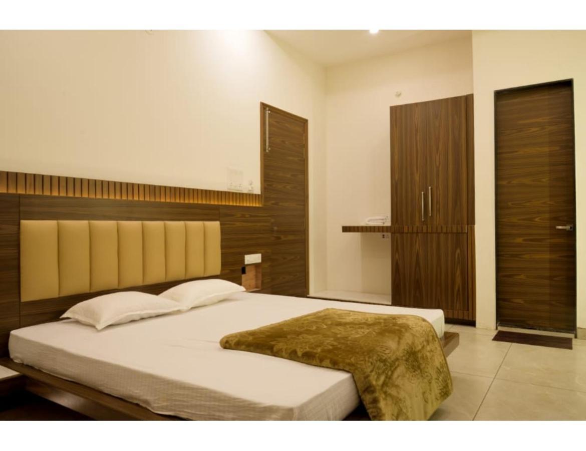 Hotel Govindam, Ujjain Zewnętrze zdjęcie