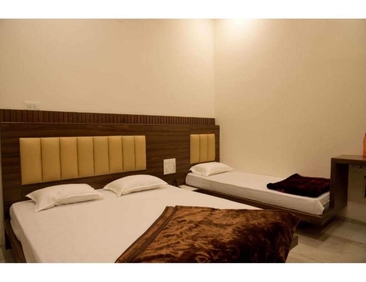Hotel Govindam, Ujjain Zewnętrze zdjęcie