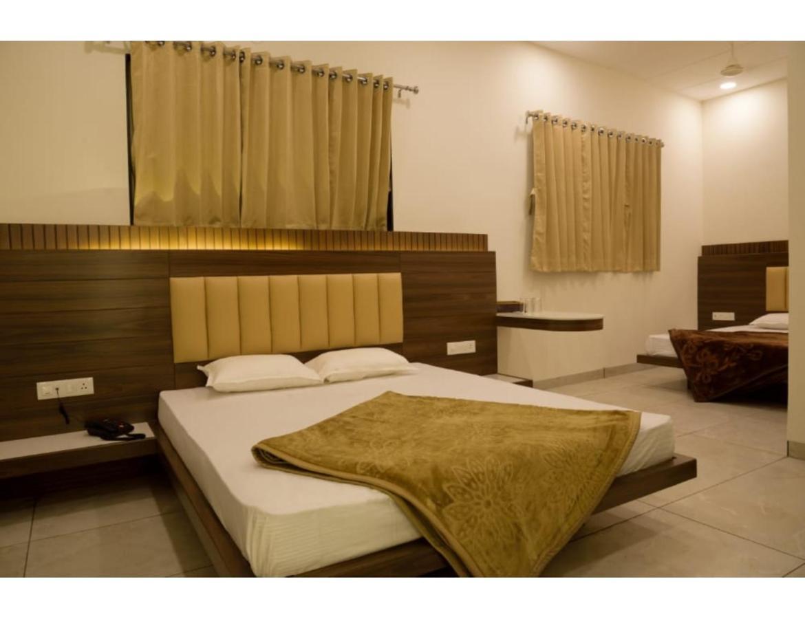 Hotel Govindam, Ujjain Zewnętrze zdjęcie
